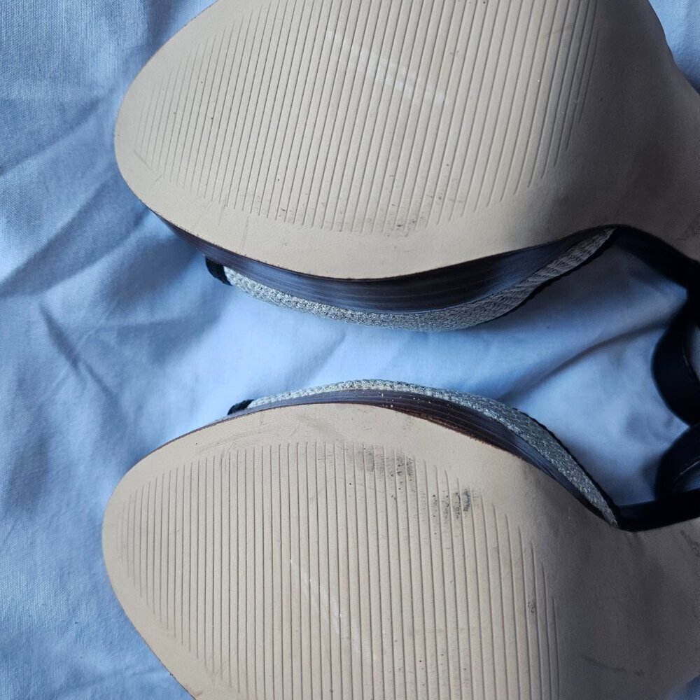 White House Black Market Celina 4.5”Heel Textured Open Toe Platform Sandal 8M - Picture 9 of 11